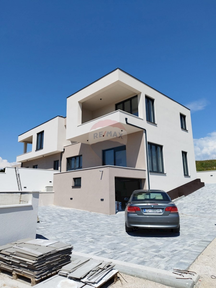 Casa In vendita - ŠIBENSKO-KNINSKA VODICE