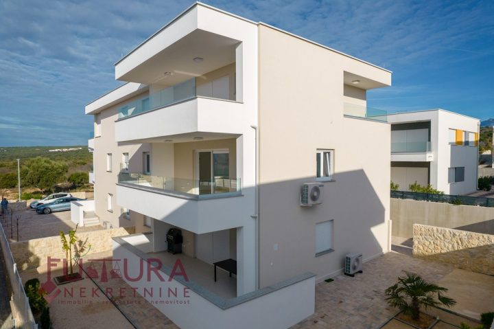 Apartmán na prodej 95 m² – Novalja