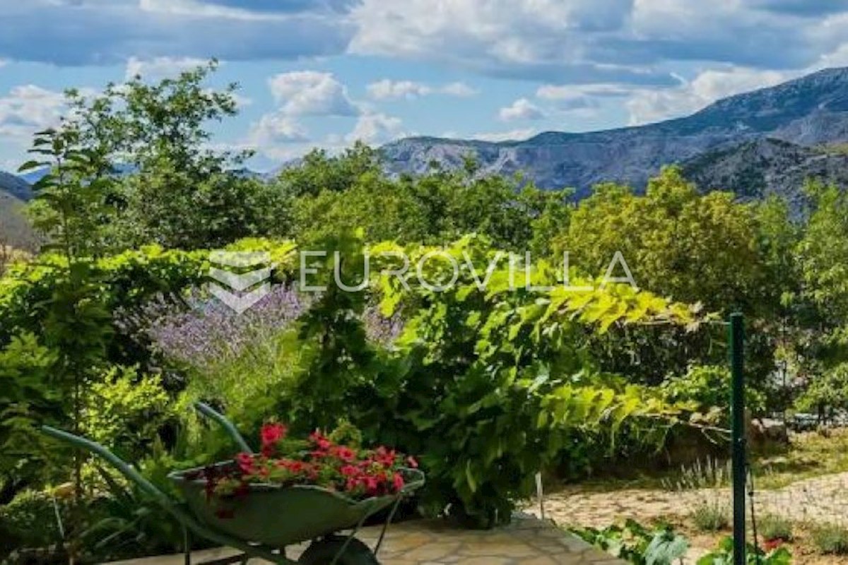 House For sale - SPLITSKO-DALMATINSKA SPLIT