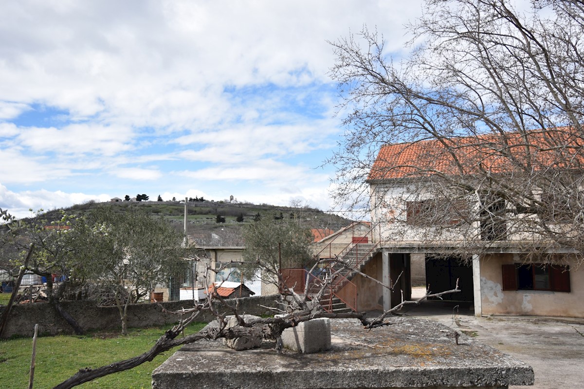 Casa In vendita - ŠIBENSKO-KNINSKA SKRADIN