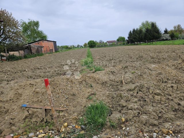 Parcela na predaj 1400 m² – Trnovec