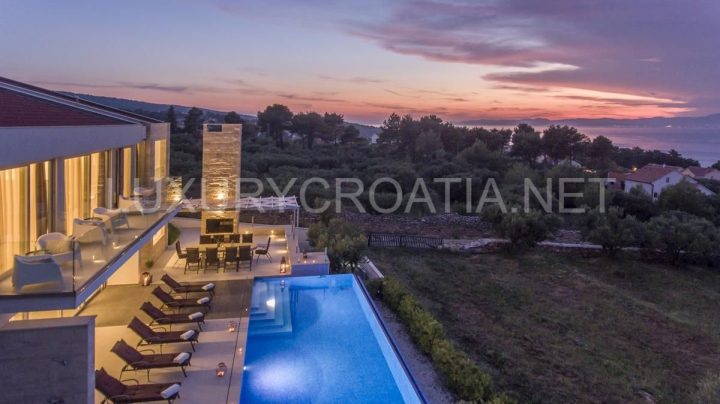 Casa in vendita 290 m² – Supetar