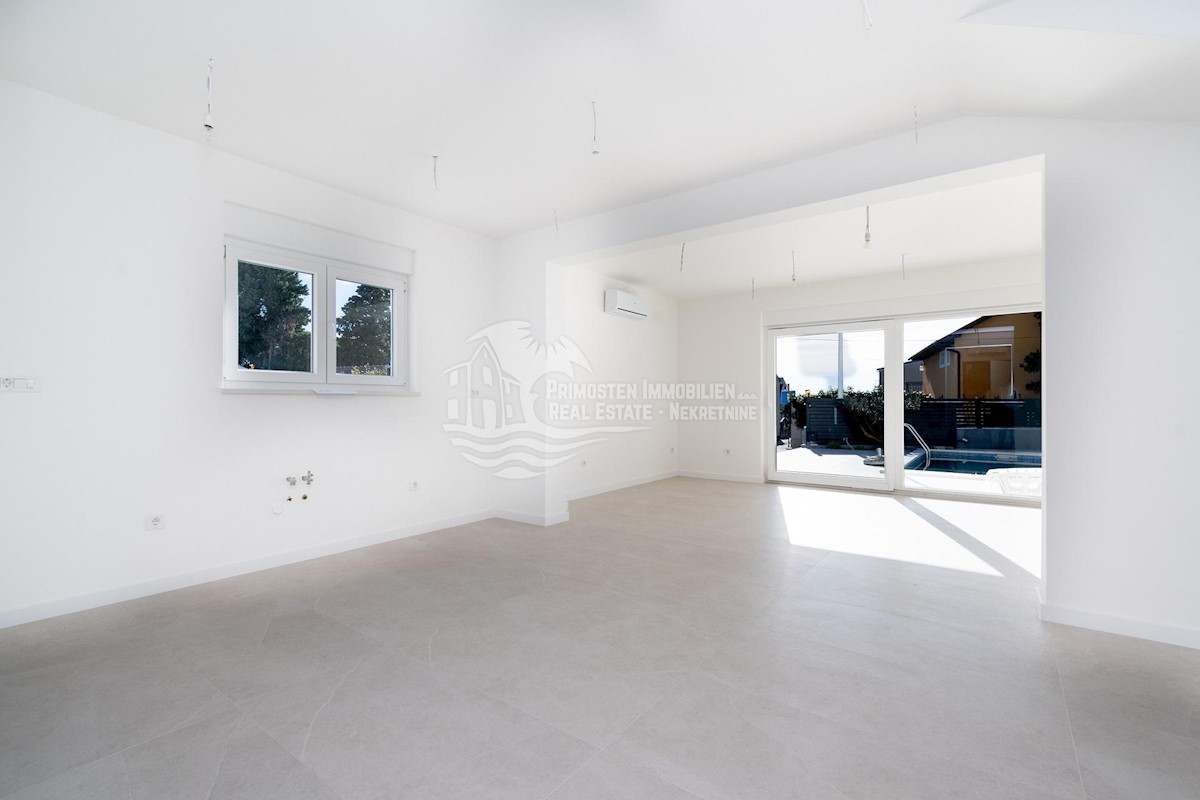 Maison À vendre - ŠIBENSKO-KNINSKA TRIBUNJ