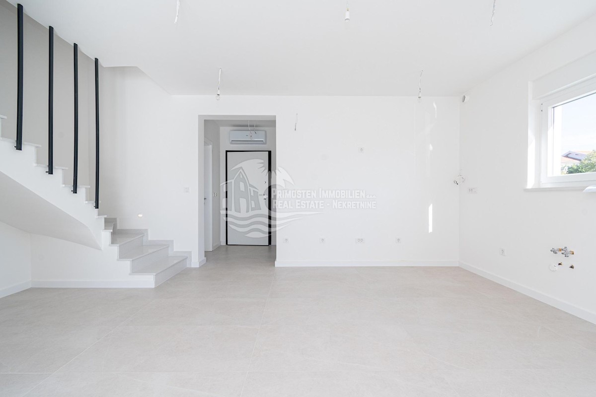 Maison À vendre - ŠIBENSKO-KNINSKA TRIBUNJ