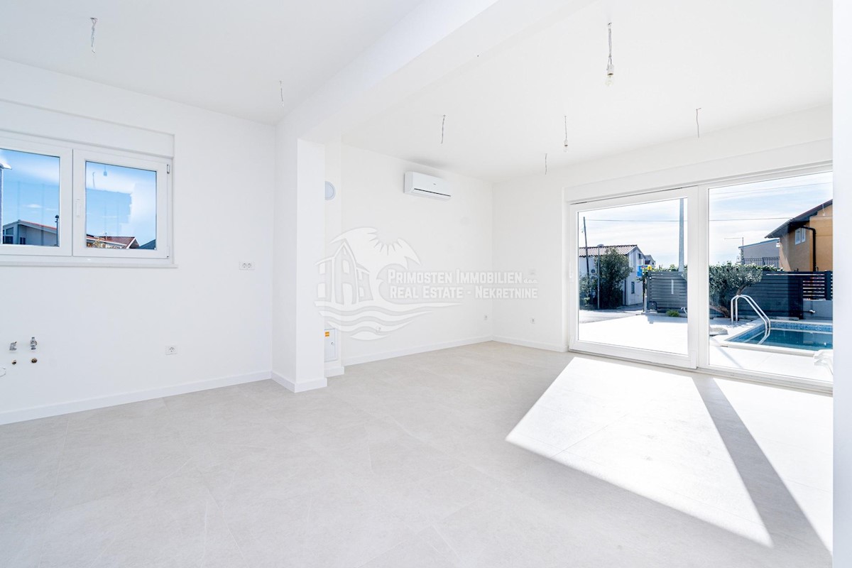 Maison À vendre - ŠIBENSKO-KNINSKA TRIBUNJ