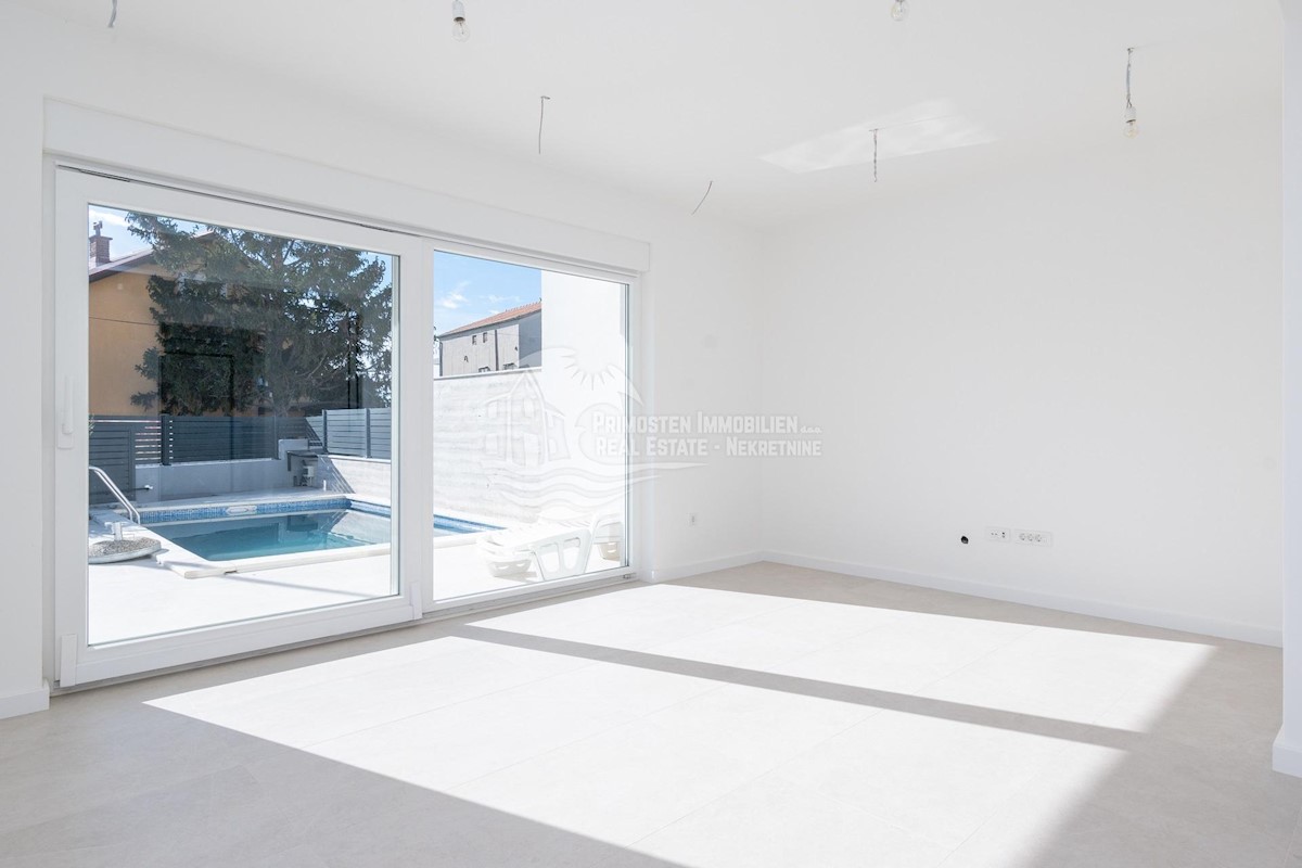 Maison À vendre - ŠIBENSKO-KNINSKA TRIBUNJ