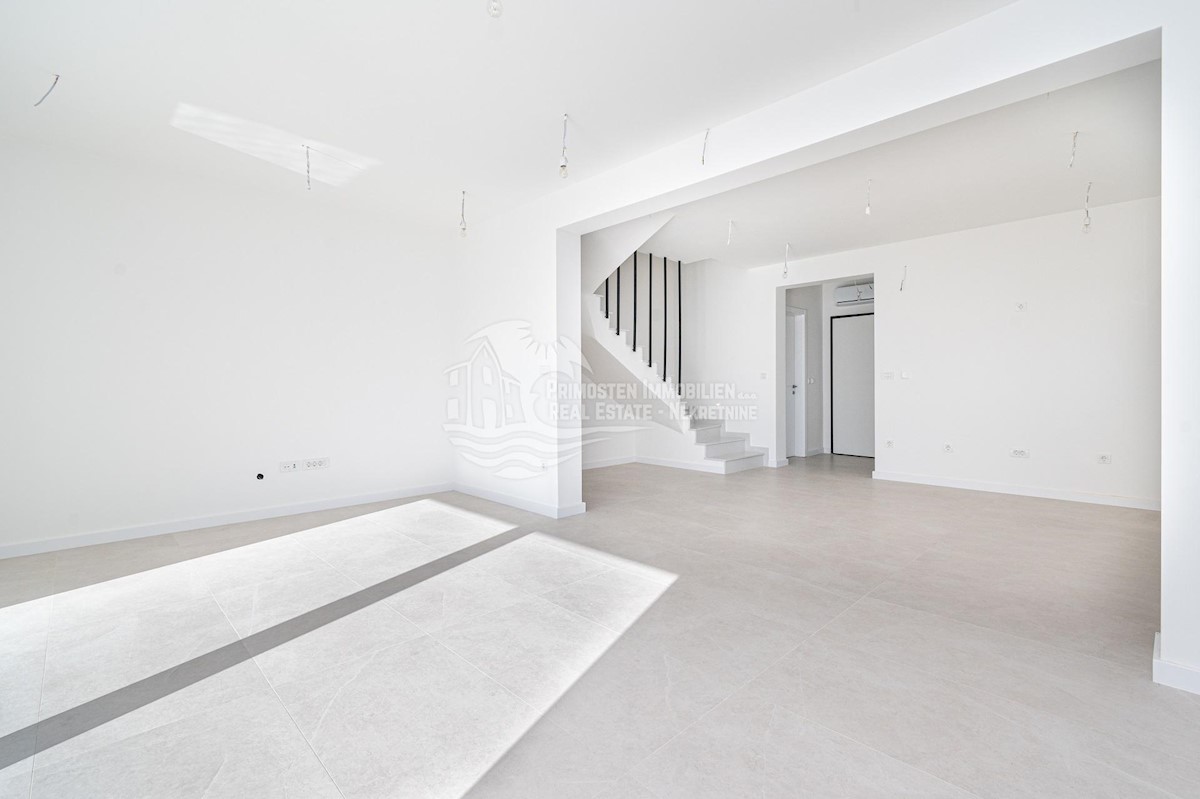 Maison À vendre - ŠIBENSKO-KNINSKA TRIBUNJ