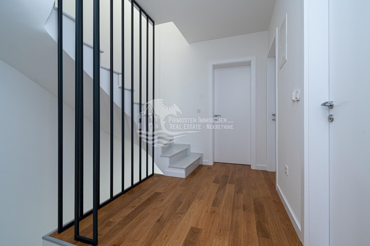 Maison À vendre - ŠIBENSKO-KNINSKA TRIBUNJ
