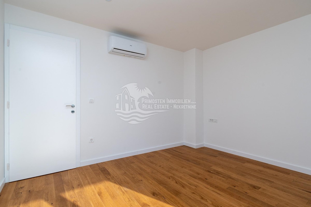 Maison À vendre - ŠIBENSKO-KNINSKA TRIBUNJ
