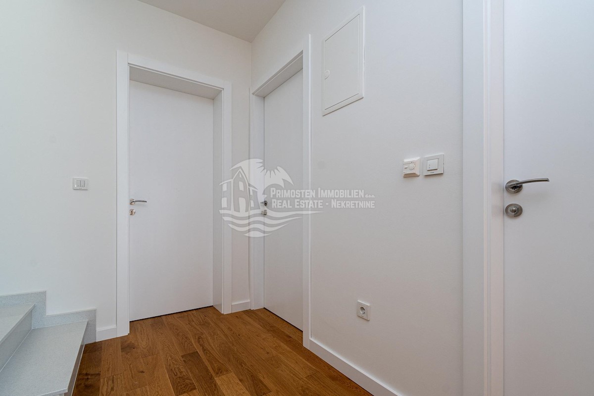 Maison À vendre - ŠIBENSKO-KNINSKA TRIBUNJ