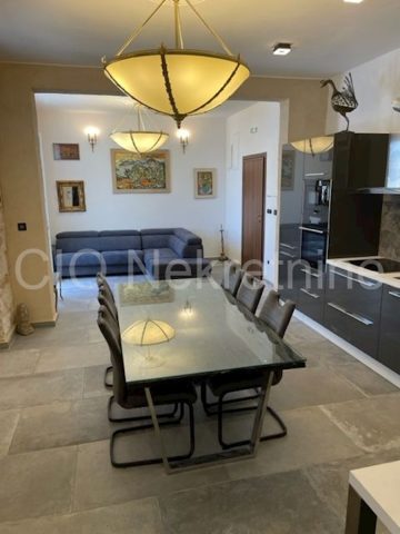 Apartmán na prenájom 73 m² – Grad