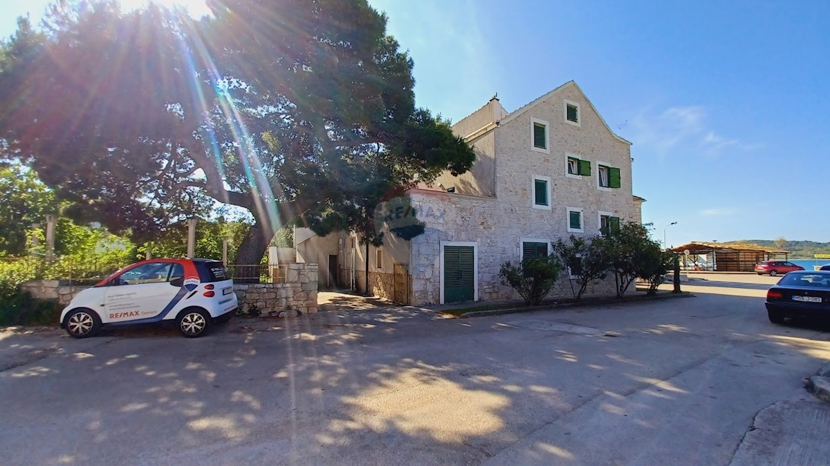 Dom Na predaj - ŠIBENSKO-KNINSKA VODICE