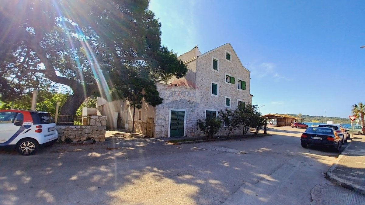 Dom Na predaj - ŠIBENSKO-KNINSKA VODICE