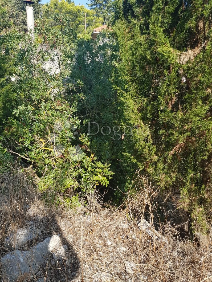 Land For sale - SPLITSKO-DALMATINSKA ŠOLTA