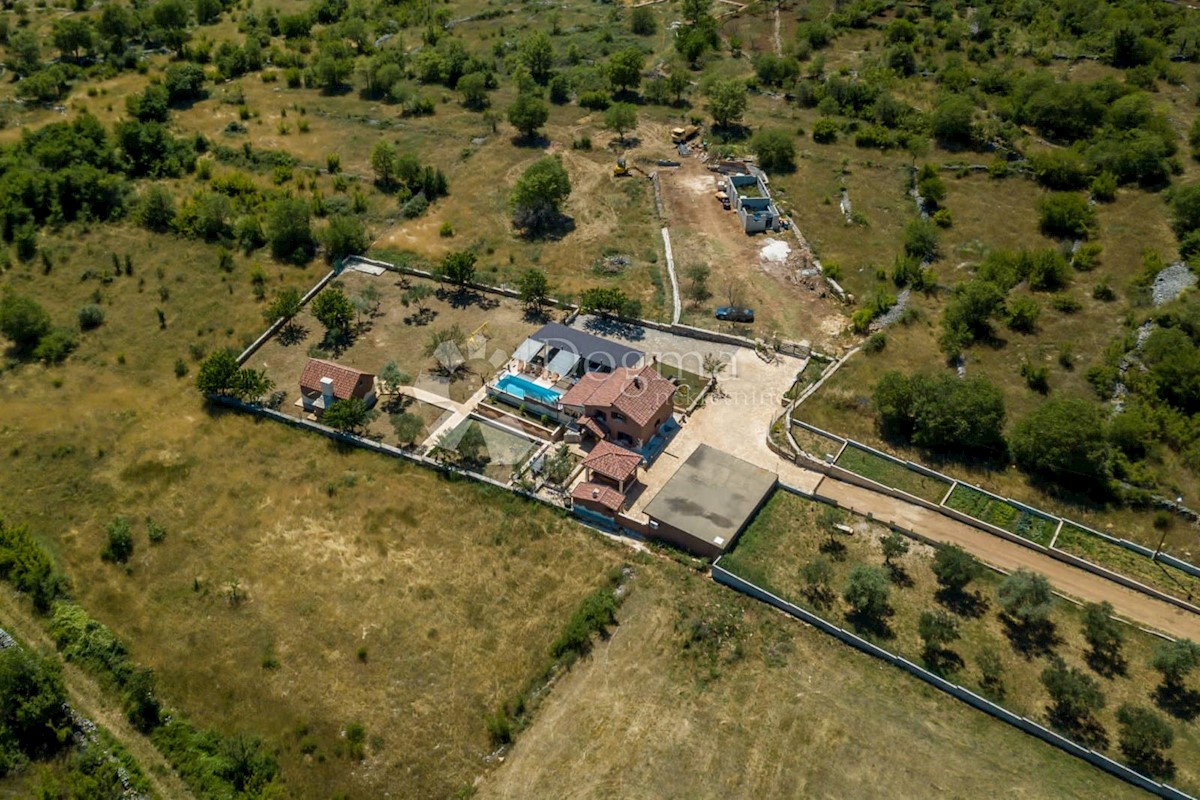 Casa In vendita - SPLITSKO-DALMATINSKA PRGOMET