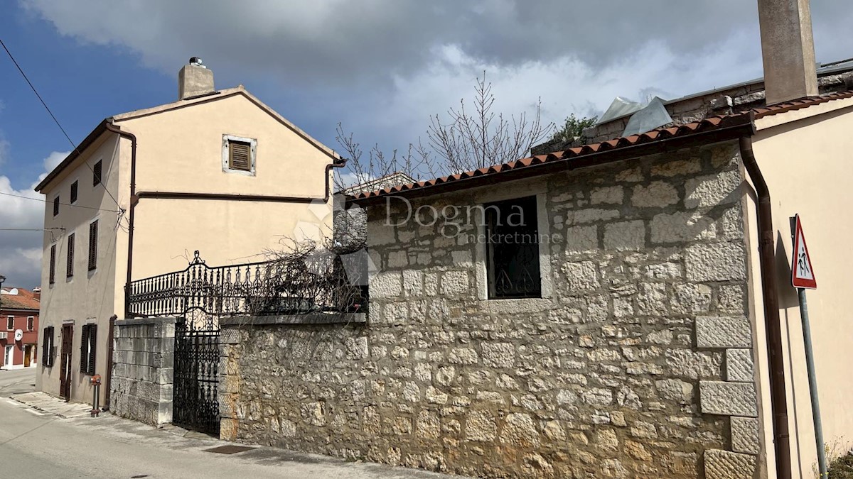 Kuća Na prodaju - ISTARSKA SVETI LOVREČ