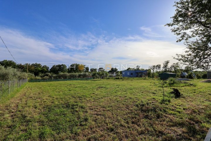 Zemljište na prodaju 1931 m² – Valtura