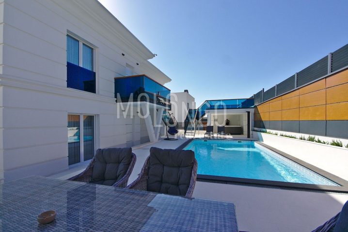 Kuća na prodaju 375 m² – Crikvenica