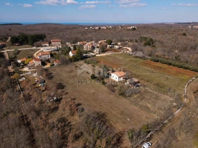 Land for sale 676 m² – Višnjan