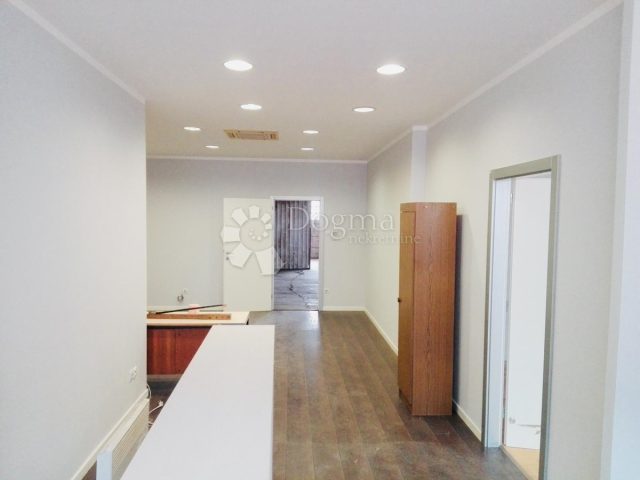 Komerčné na predaj 2471 m² – Podsused