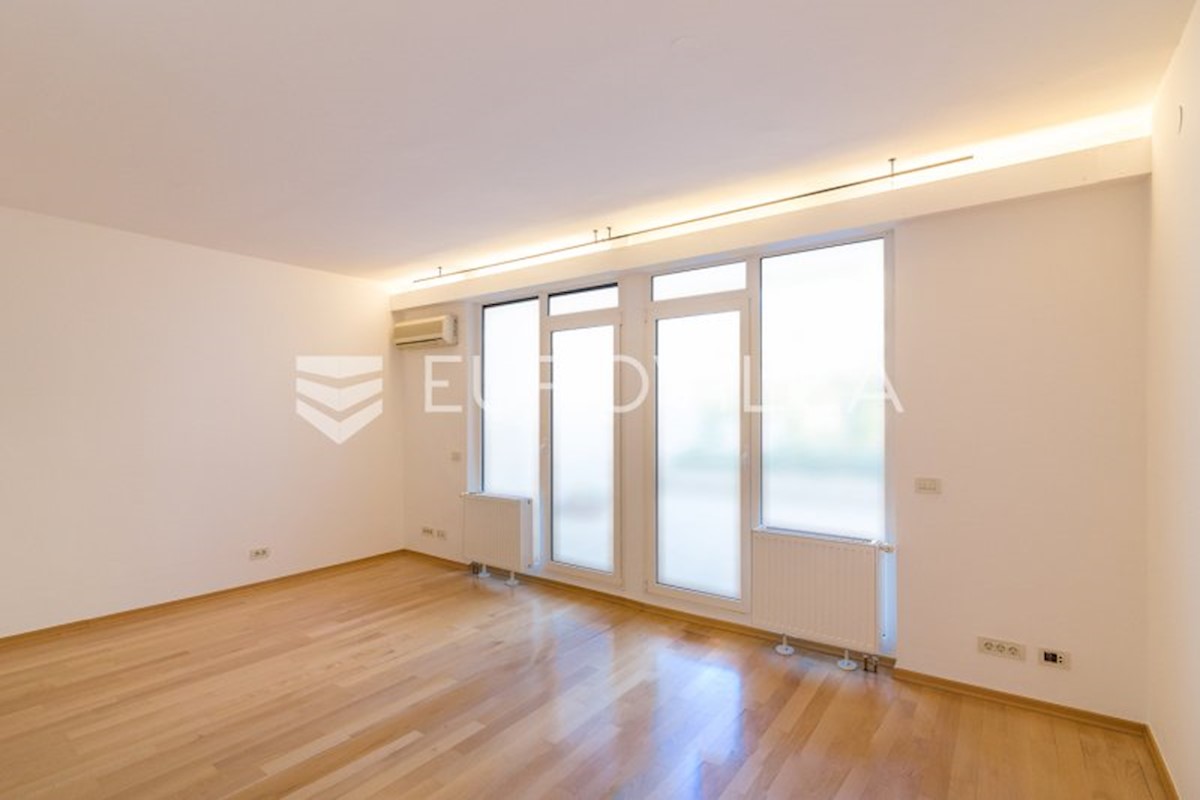 Apartmán Na predaj - GRAD ZAGREB ZAGREB