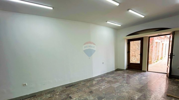 Business premises for sale 37 m² – Umag