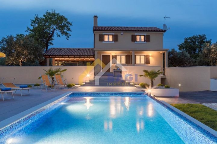 House for sale 180 m² – Fažana