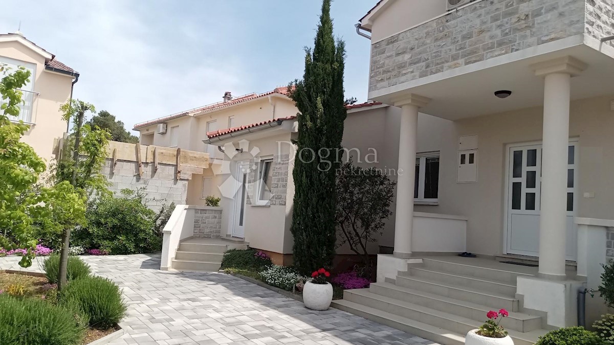 Maison À vendre - ŠIBENSKO-KNINSKA VODICE