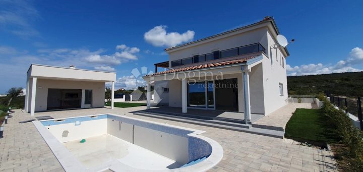 Dům na prodej 350 m² – Debeljak