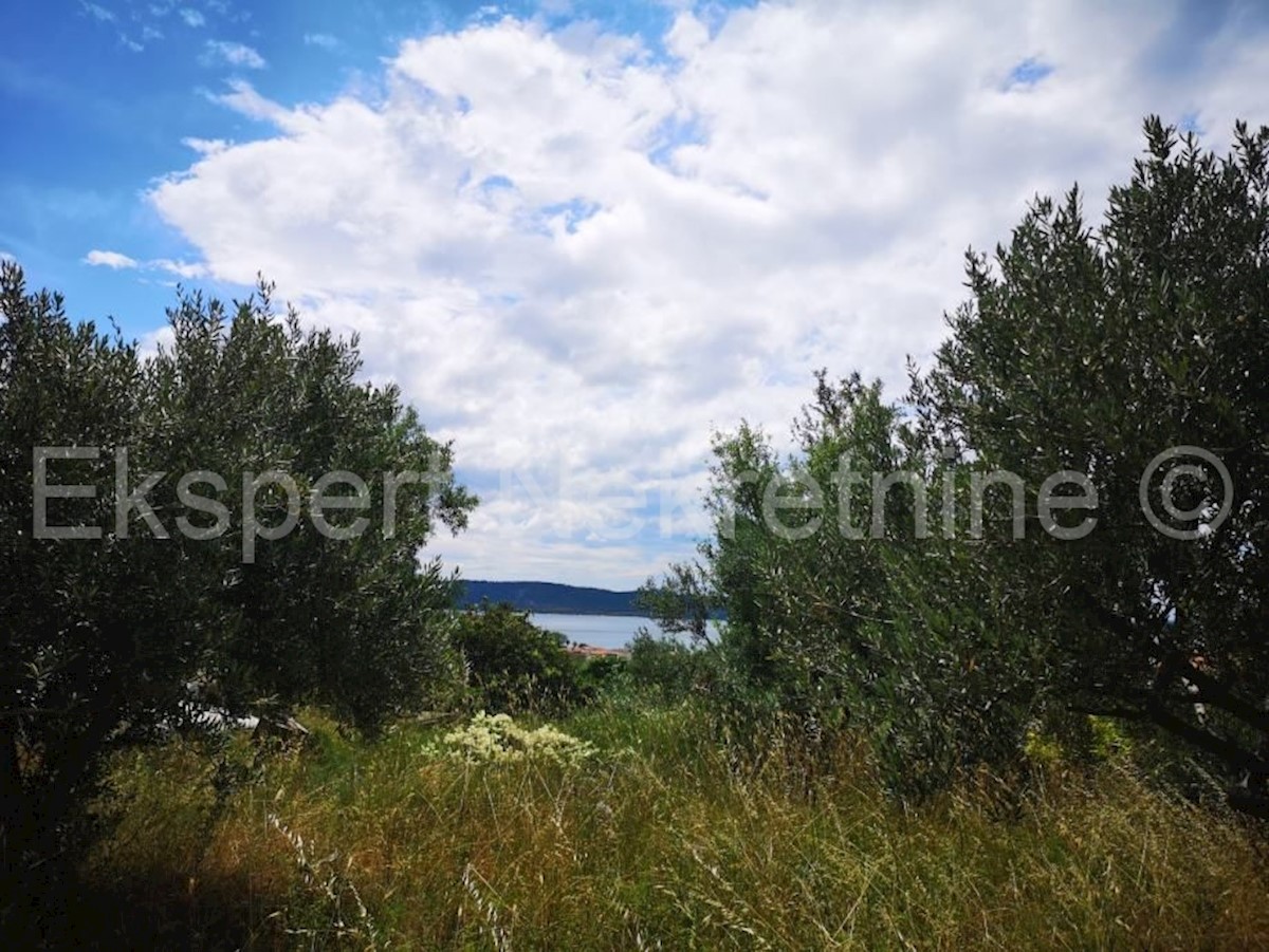 Land For sale - SPLITSKO-DALMATINSKA KAŠTELA