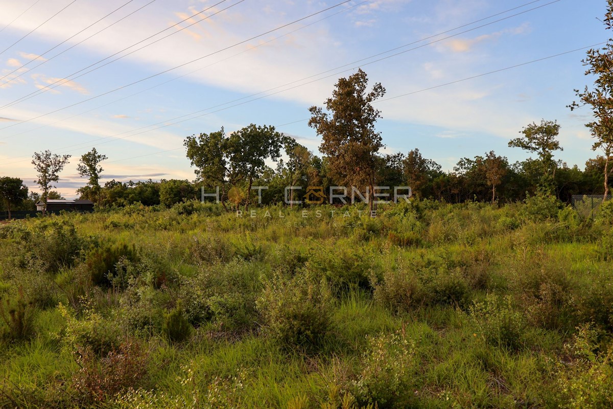 Land For sale - ISTARSKA VODNJAN