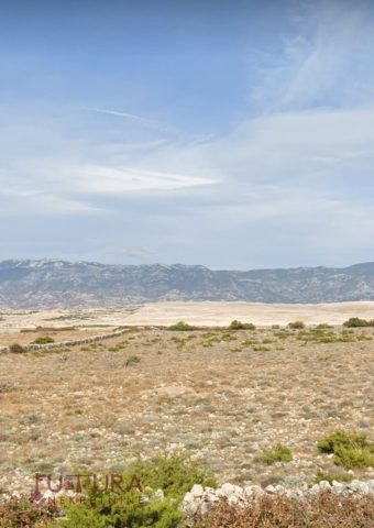 Terreno in vendita 82262 m² – Kolan