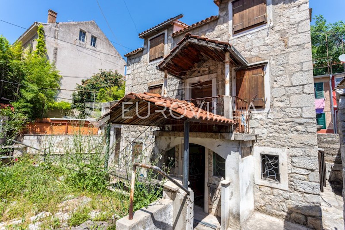 Casa In vendita - SPLITSKO-DALMATINSKA SPLIT