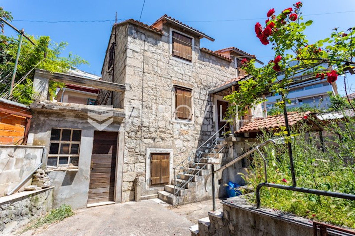 Casa In vendita - SPLITSKO-DALMATINSKA SPLIT