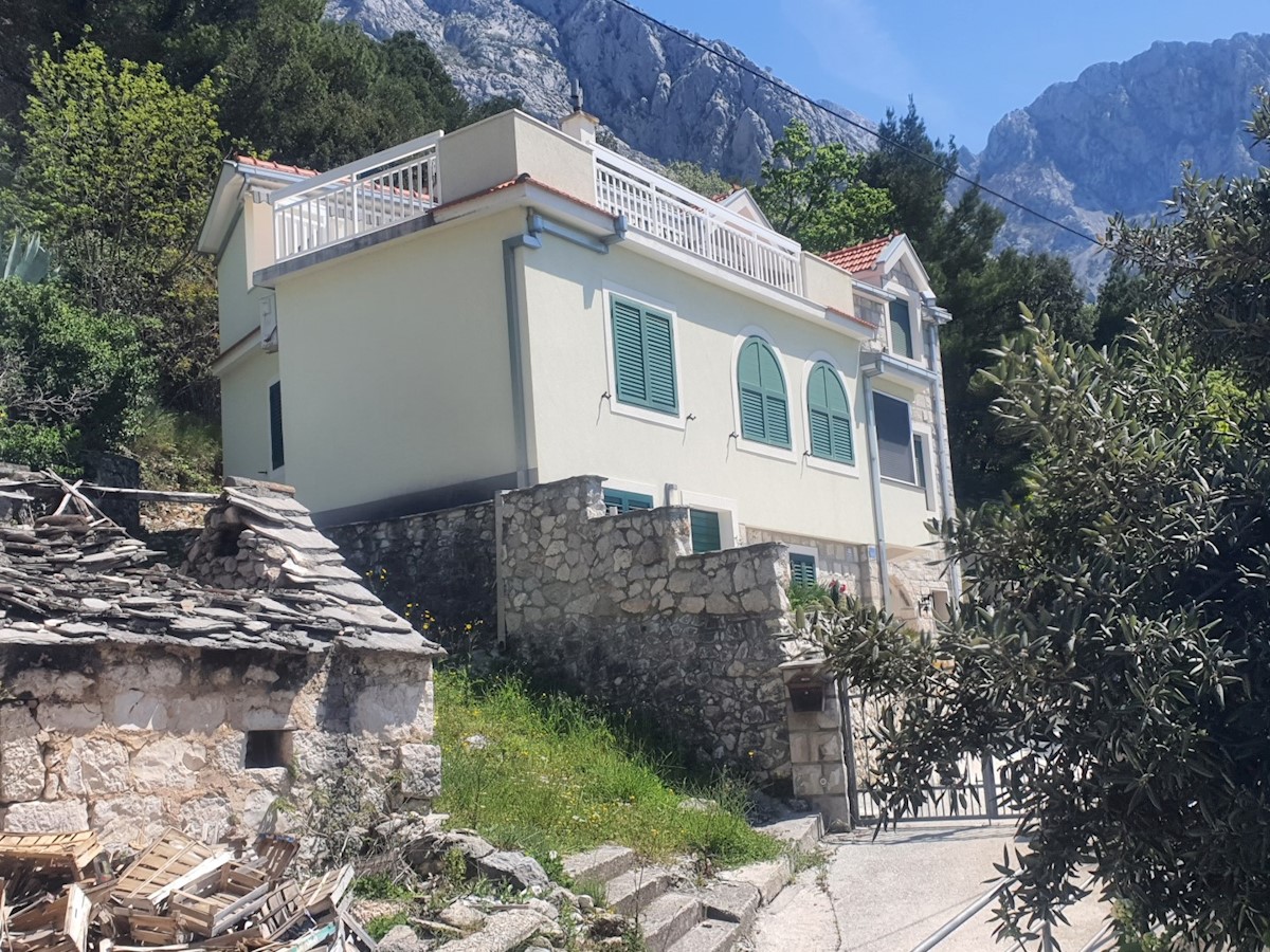 Kuća Na prodaju - SPLITSKO-DALMATINSKA MAKARSKA