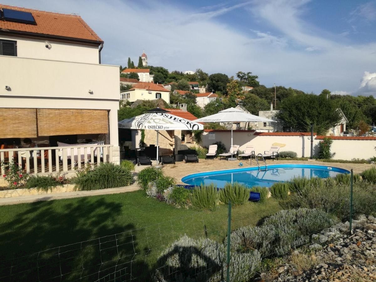 House For sale - SPLITSKO-DALMATINSKA BRAČ