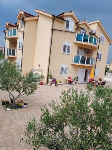 Kuća na prodaju 573 m² – Vodice