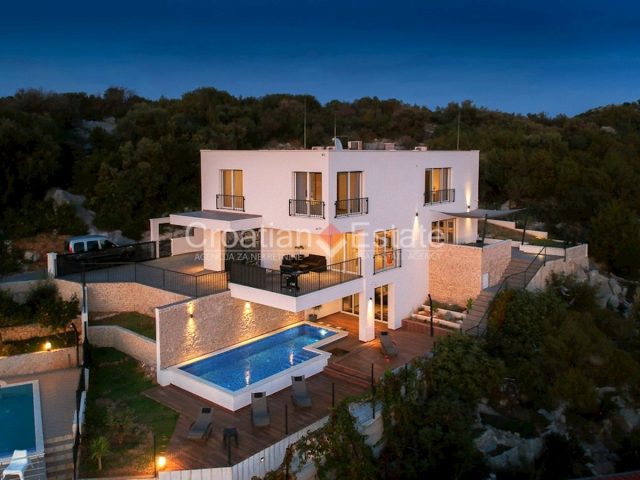 Casa in vendita 367 m² – Čiovo