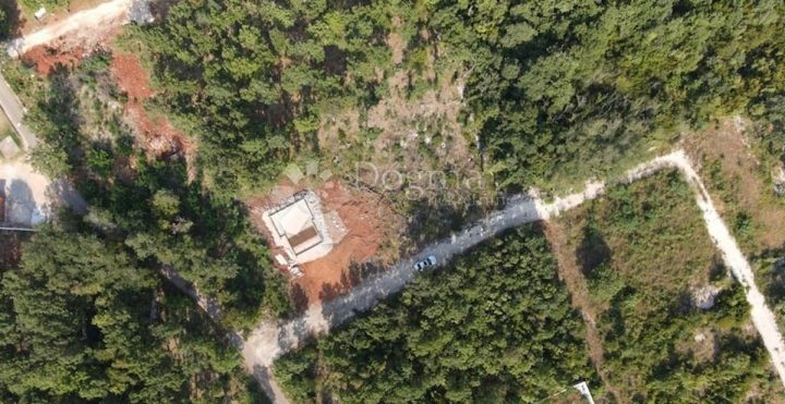Land for sale 554 m² – Labin