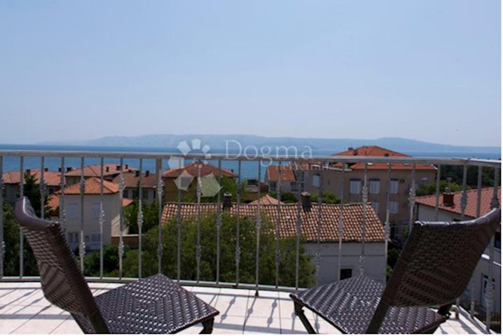 Locaux commerciaux à vendre 1100 m² – Novi Vinodolski