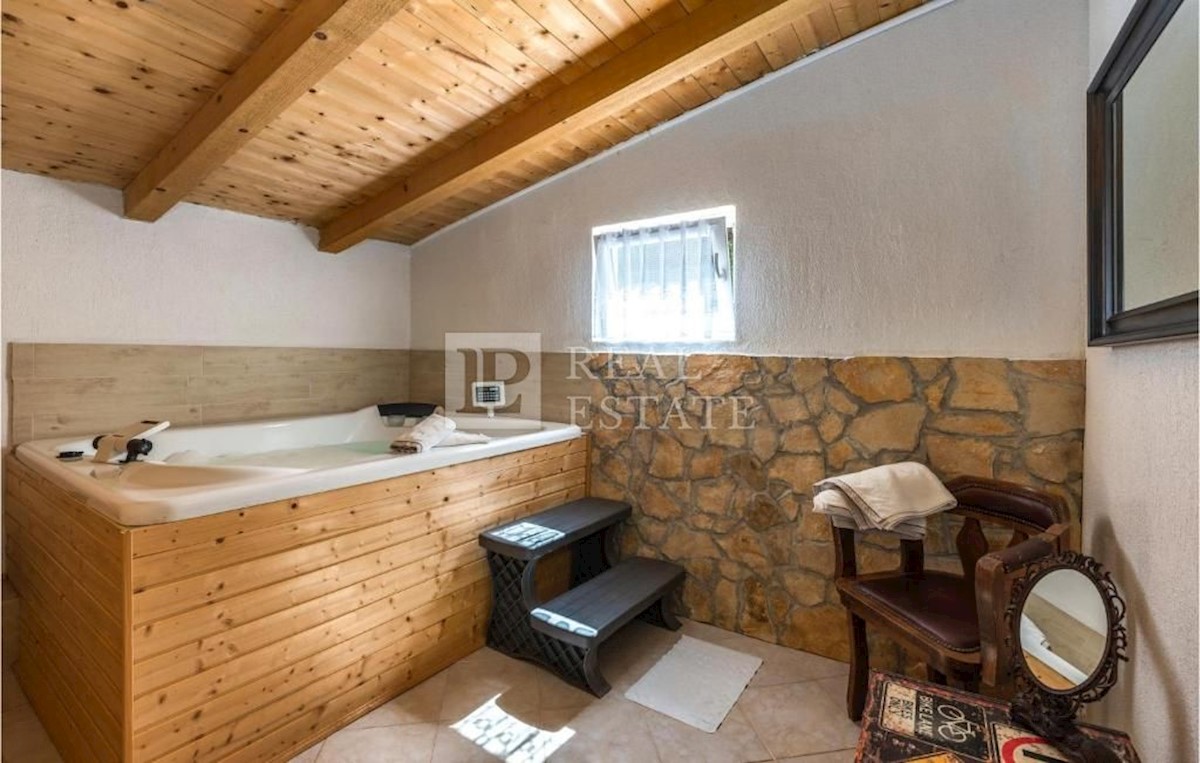 House For sale - PRIMORSKO-GORANSKA NOVI VINODOLSKI