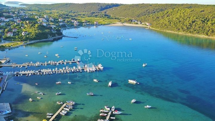 Zemljište na prodaju 6790 m² – Kampor