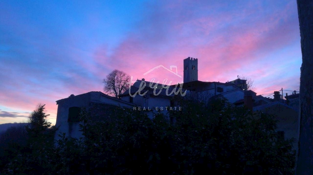 Hiša Naprodaj - ISTARSKA Motovun