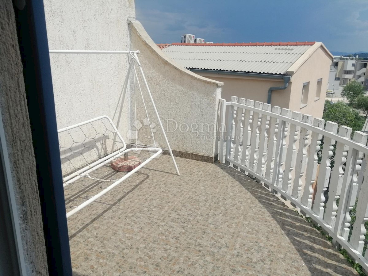 Maison À vendre - ŠIBENSKO-KNINSKA TRIBUNJ