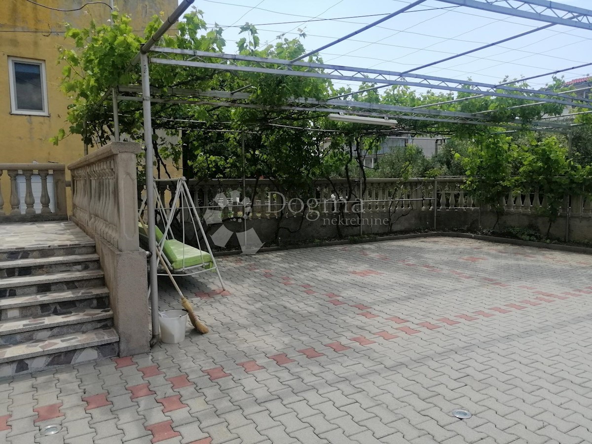 Maison À vendre - ŠIBENSKO-KNINSKA TRIBUNJ