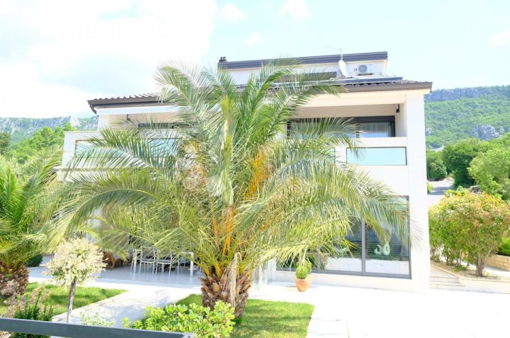 Dom na sprzedaż 350 m² – Crikvenica