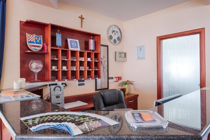 House for sale 1142 m² – Trogir