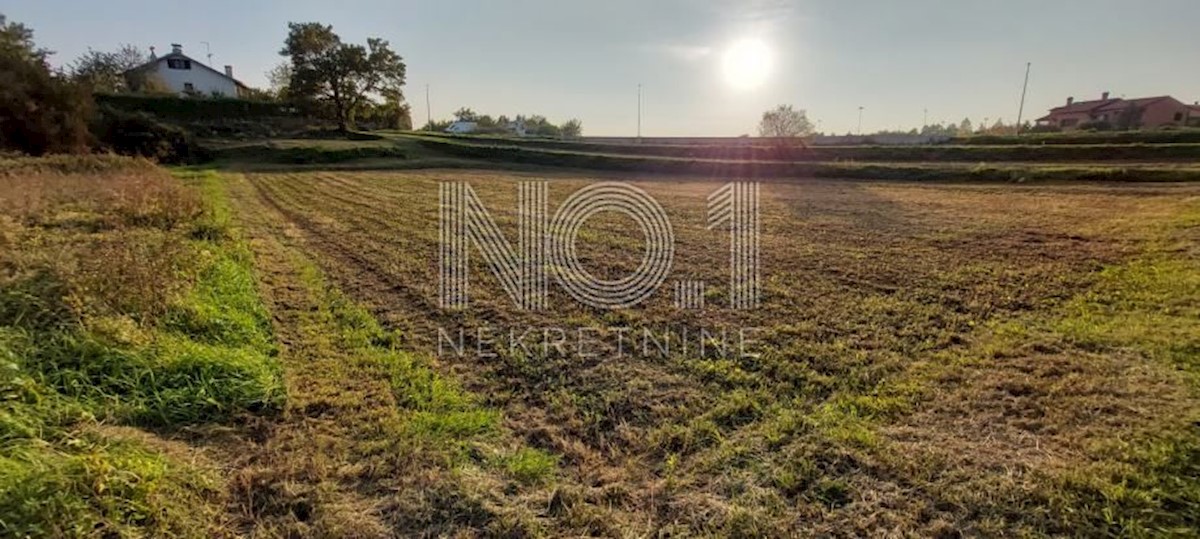 Zemljište Na prodaju - ISTARSKA PAZIN