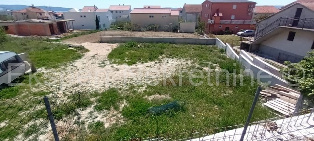 Land For sale - SPLITSKO-DALMATINSKA KAŠTELA