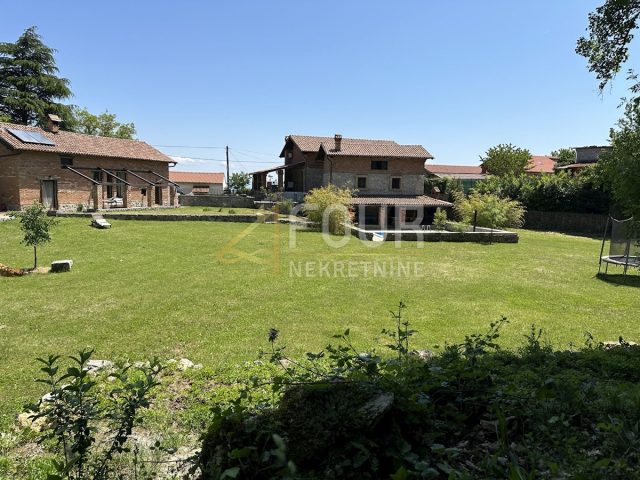 Haus zu verkaufen 511 m² – Poljane